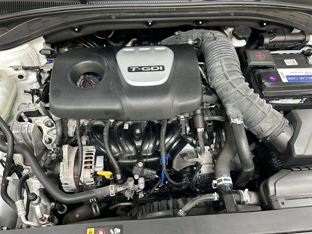 Used 2018 Hyundai Elantra GT Sport FWD image 23