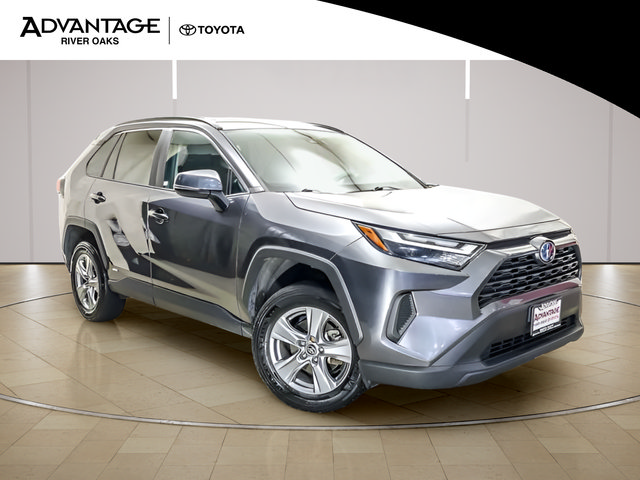 Certified 2022 Toyota RAV4 XLE AWD/4WD image 2