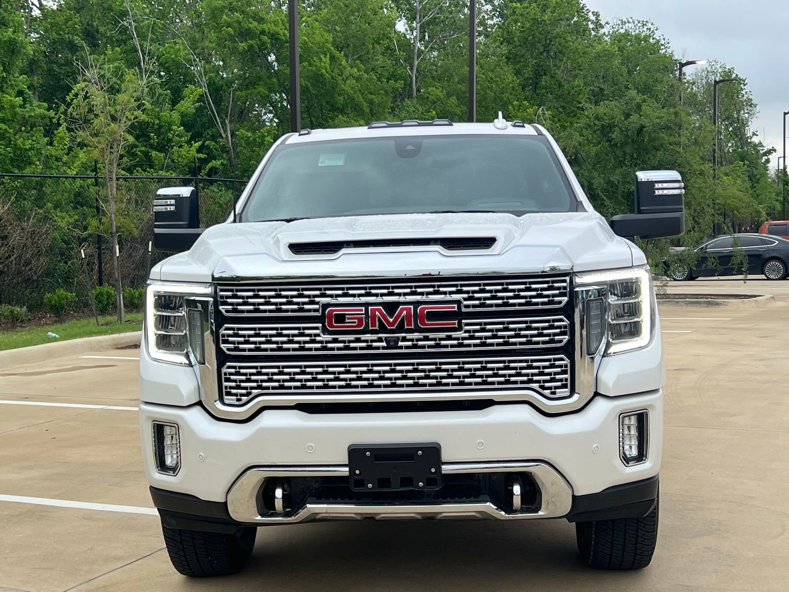 Used 2022 GMC Sierra 2500 Denali w/ Denali Ultimate Package AWD/4WD image 2