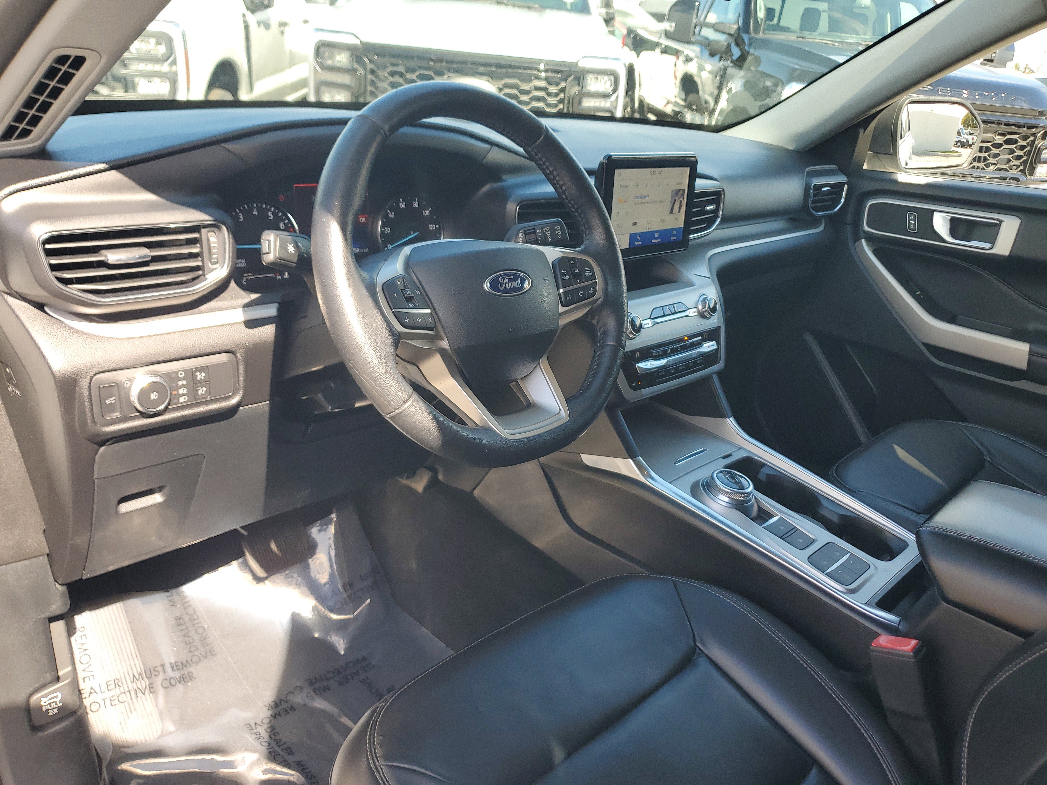 Used 2021 Ford Explorer XLT w/ Equipment Group 202A image 9