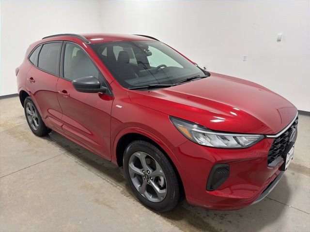 Used 2023 Ford Escape ST-Line w/ Tech Pack #1 AWD/4WD image 3