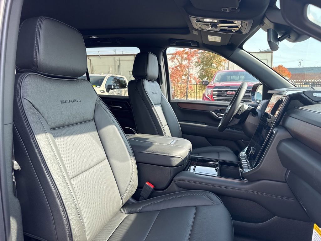 New 2026 GMC Yukon Denali w/ Sun & Power Step Package image 22