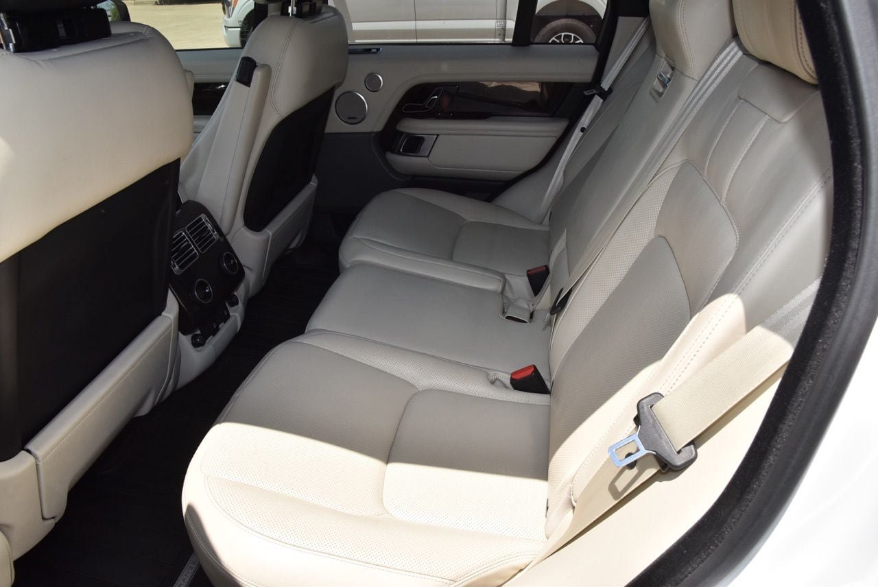 Used 2018 Land Rover Range Rover HSE AWD/4WD image 11