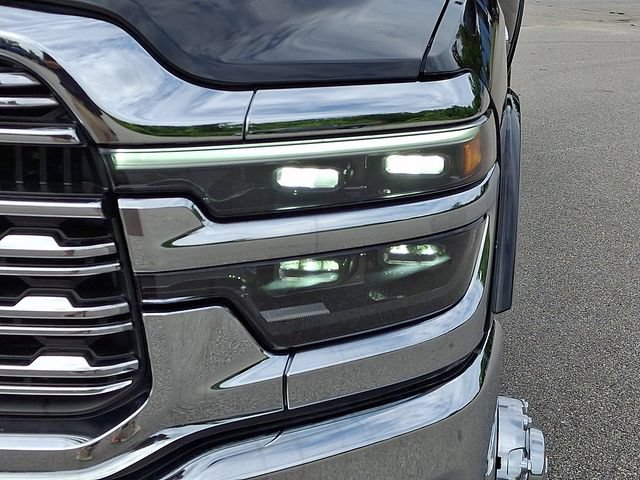 Used 2025 RAM 3500 Limited AWD/4WD image 11