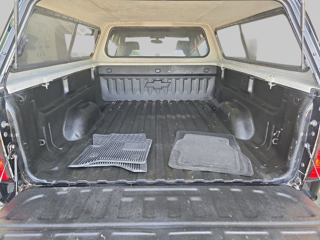 Used 2018 Chevrolet Silverado 1500 Custom w/ Custom Value Package AWD/4WD image 16