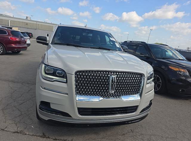 Used 2024 Lincoln Navigator L Reserve AWD/4WD image 6