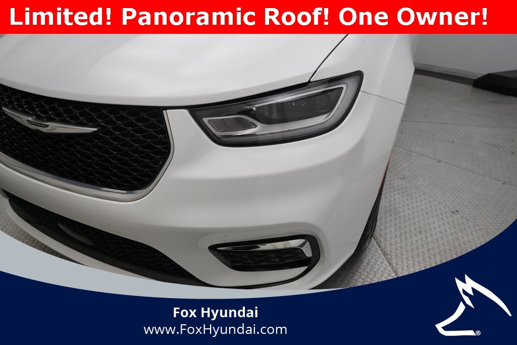 Used 2024 Chrysler Pacifica Limited image 24