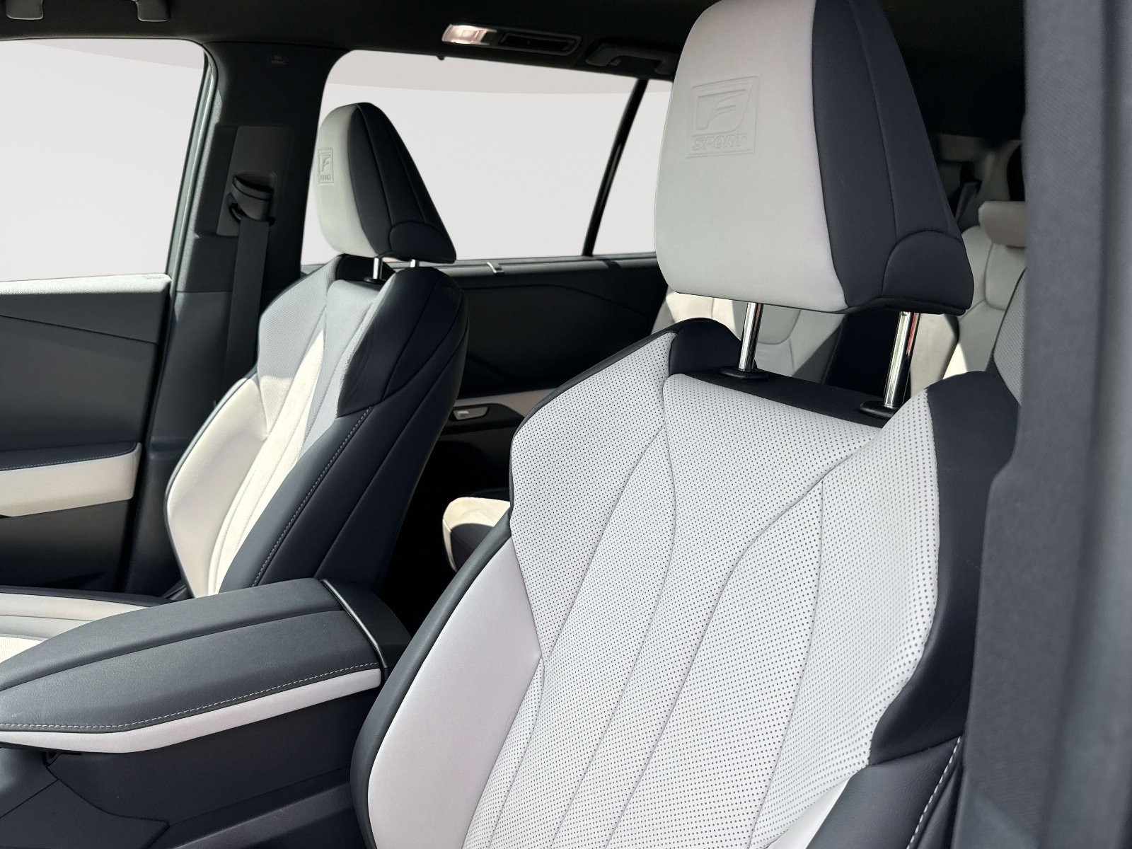 Used 2024 Lexus TX 500h AWD w/ Technology Package image 22