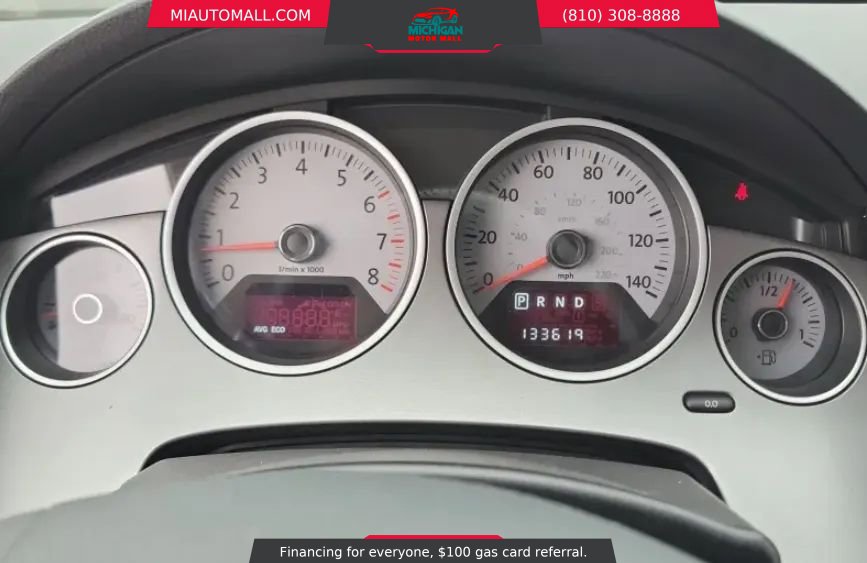 Used 2011 Volkswagen Routan SEL image 10