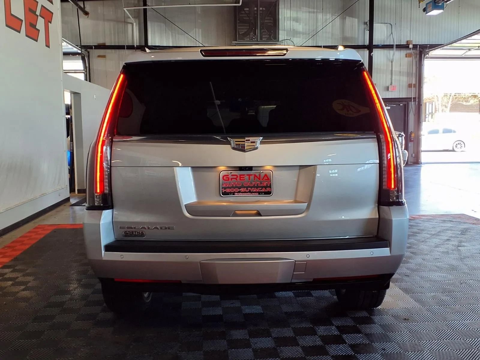 Used 2020 Cadillac Escalade Luxury AWD/4WD image 5