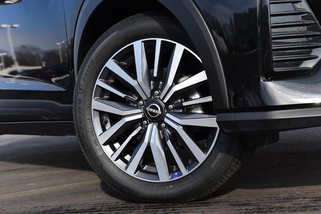 Used 2024 Nissan Kicks SV image 3