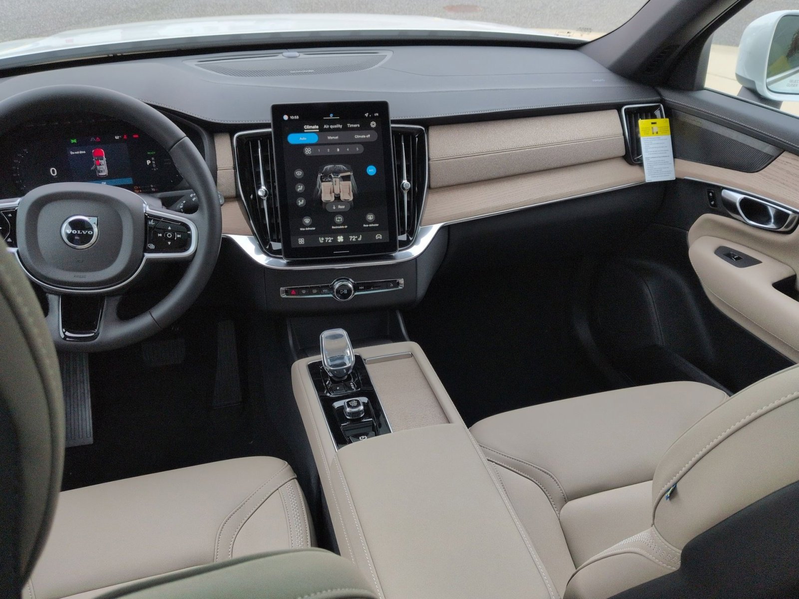 New 2026 Volvo XC90 T8 Plus w/ Protection Package Premier image 23