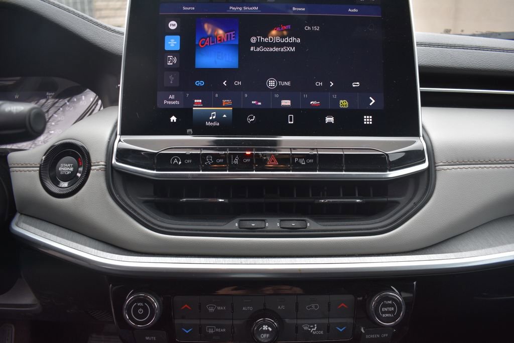 Used 2025 Jeep Compass Limited image 18