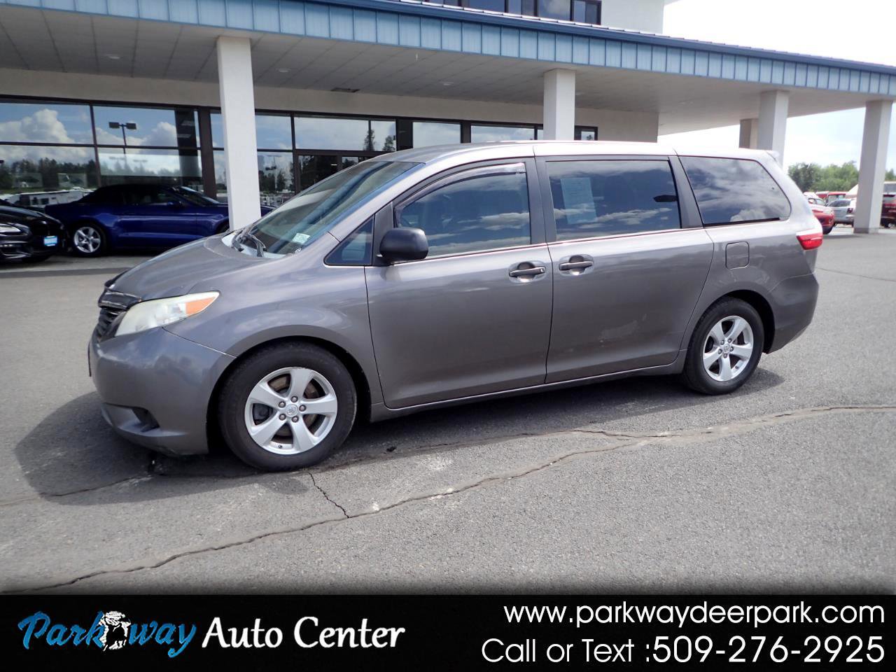 Used 2015 Toyota Sienna L FWD image 1