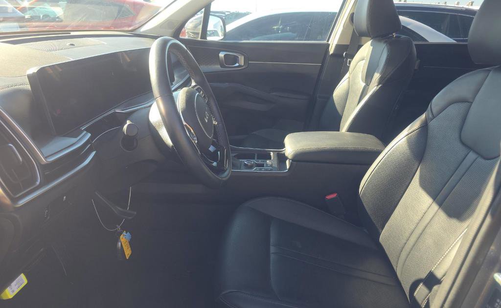 Used 2024 Kia Sorento S w/ Panoramic Sunroof Package image 6
