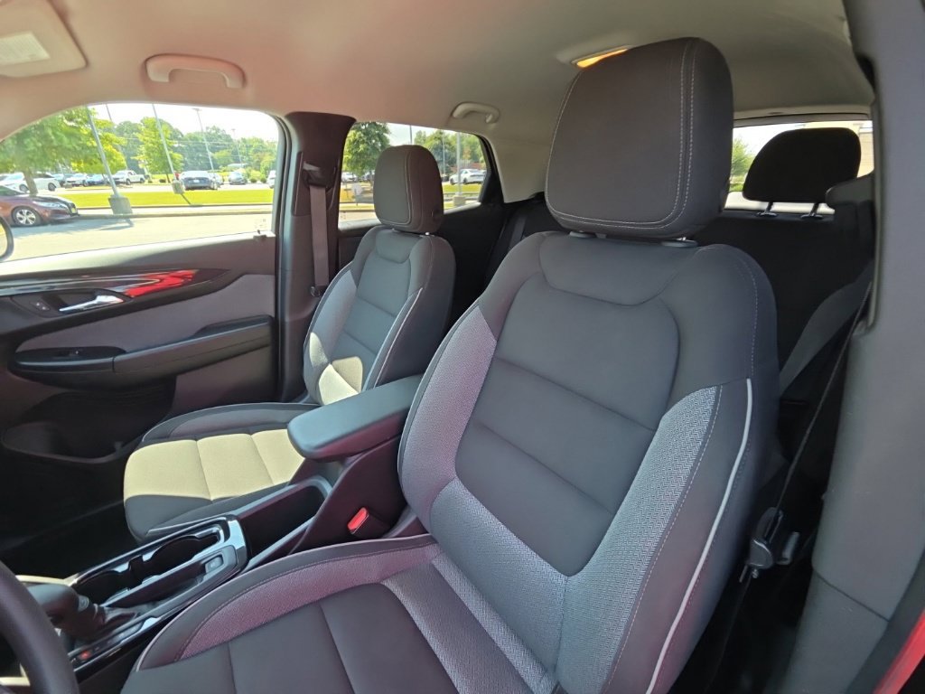 Used 2025 Chevrolet TrailBlazer LT FWD image 23