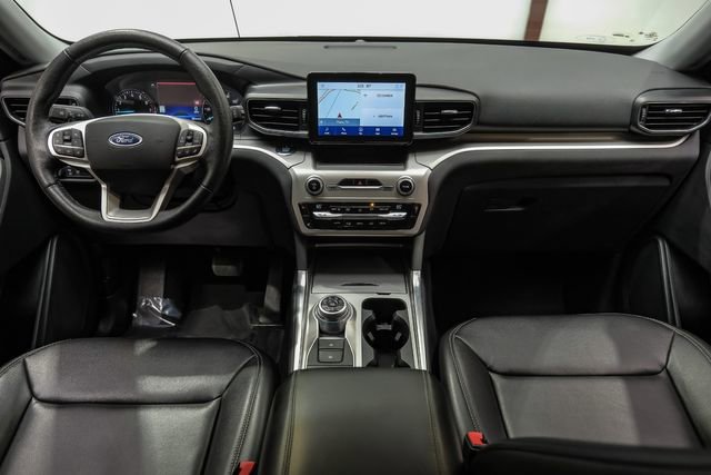 Used 2021 Ford Explorer XLT w/ Equipment Group 202A image 23