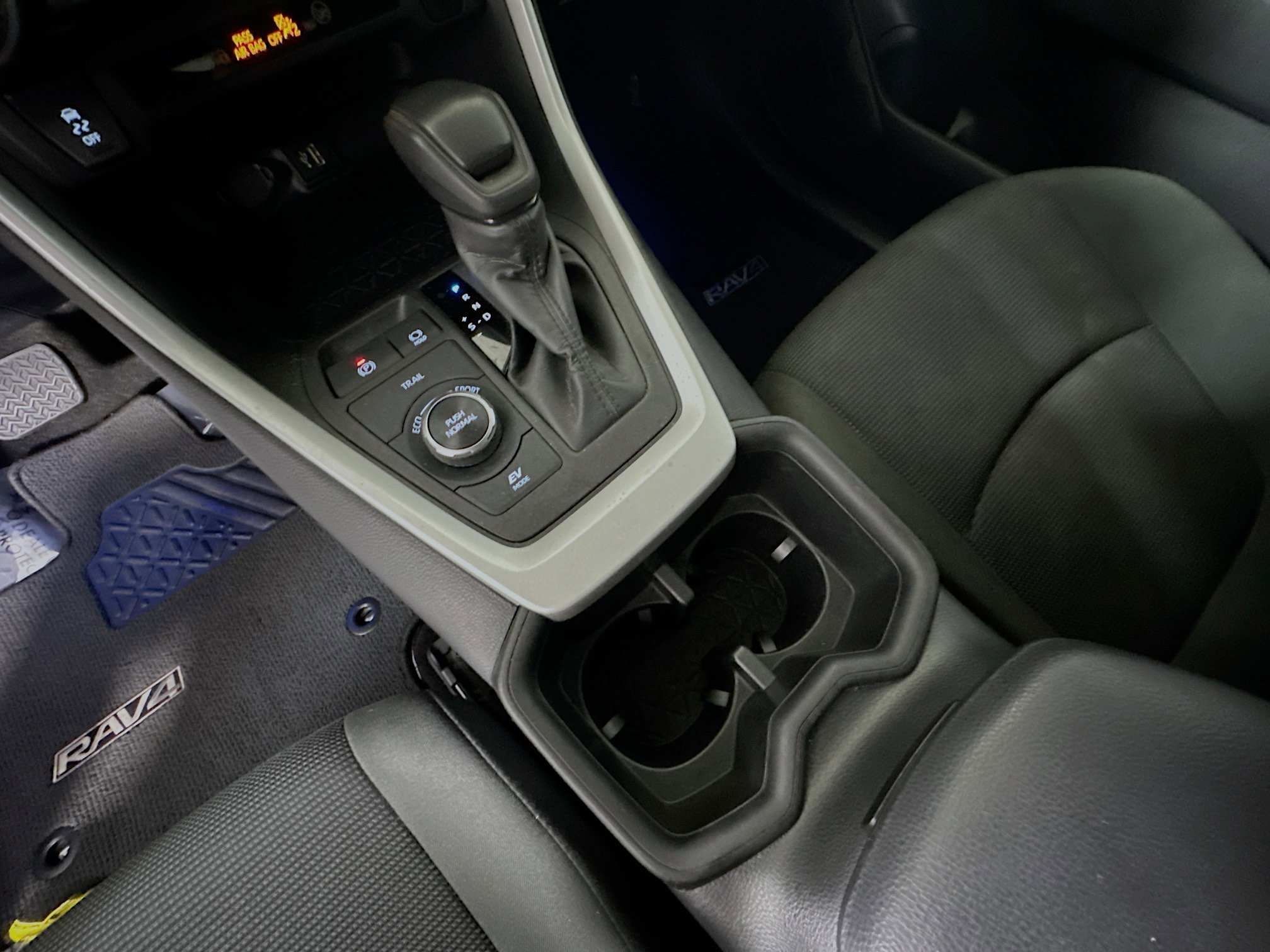 Used 2024 Toyota RAV4 LE AWD/4WD image 21