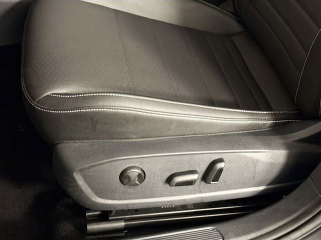 Used 2023 Volkswagen Jetta SE FWD image 24