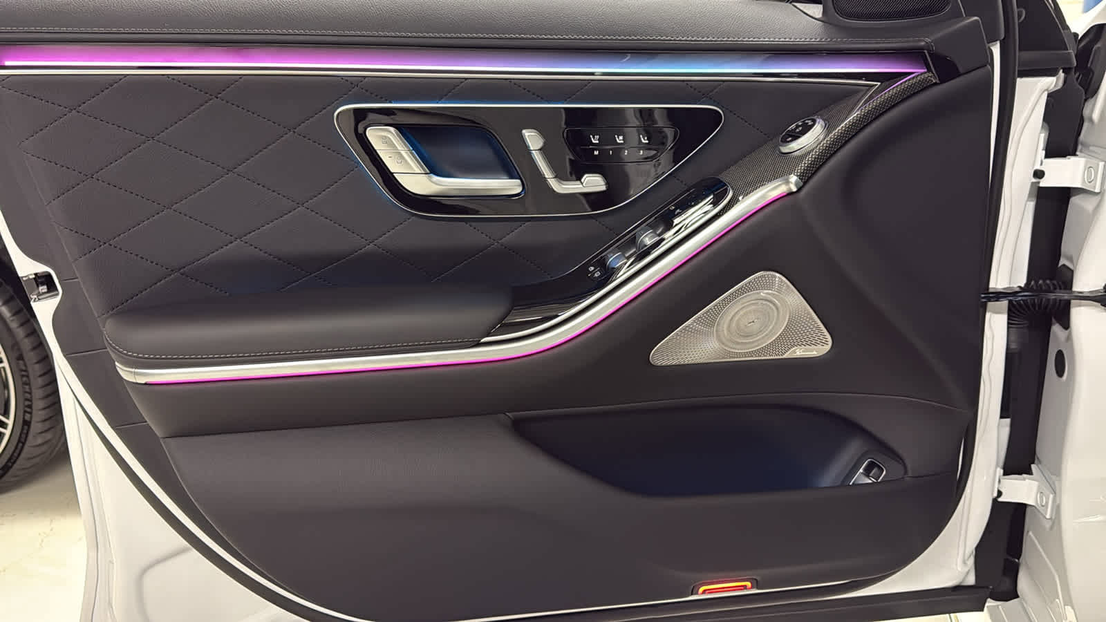 New 2025 Mercedes-Benz S 580e 4MATIC Sedan image 14