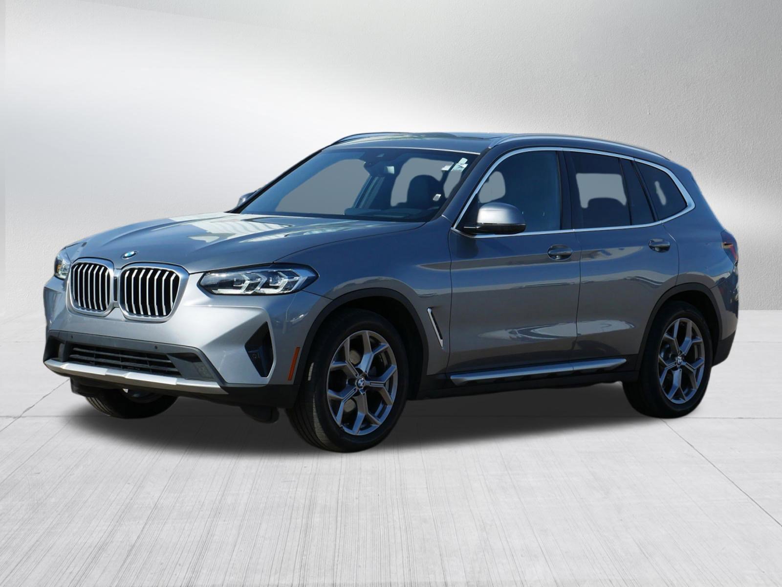 Used 2024 BMW X3 xDrive30i w/ Premium Package w/ZPA image 3