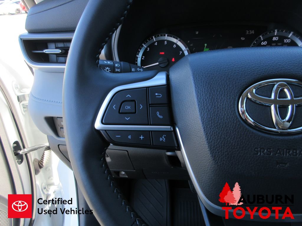 Certified 2025 Toyota Highlander LE image 13