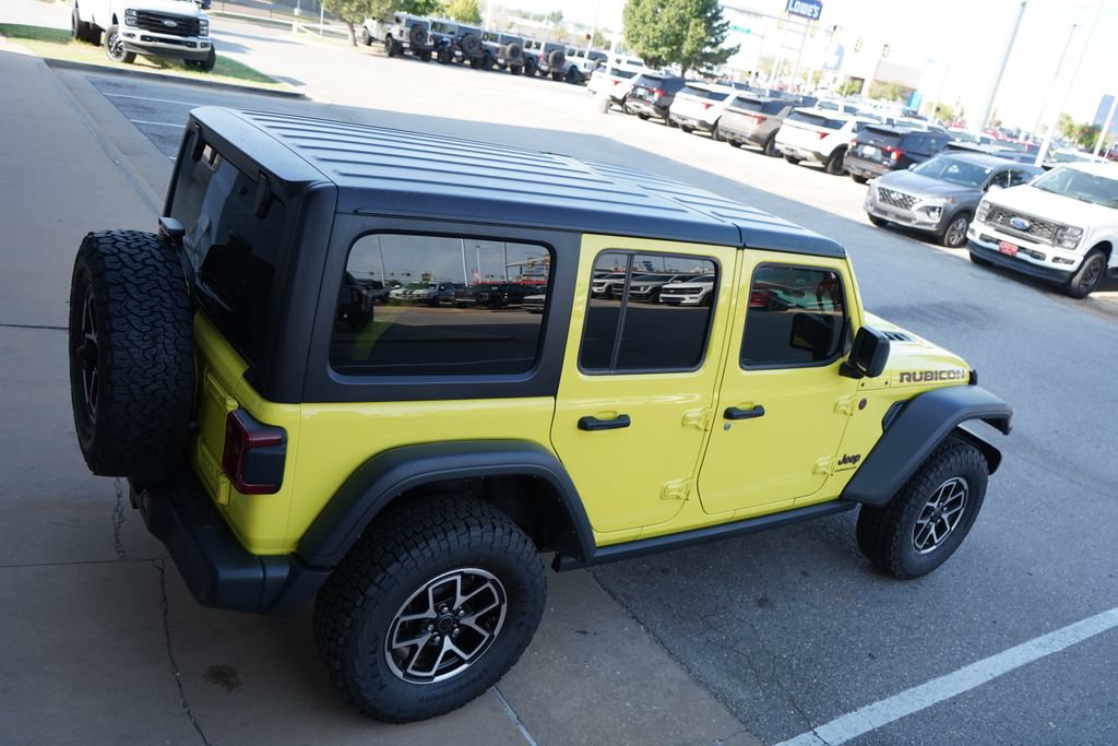 Used 2024 Jeep Wrangler Unlimited Rubicon AWD/4WD image 15