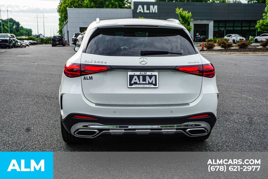 Used 2025 Mercedes-Benz GLC 350e 4MATIC image 11