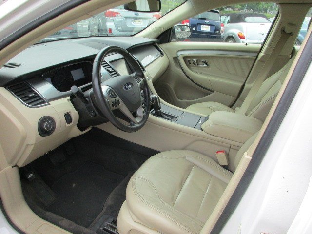 Used 2014 Ford Taurus SEL w/ Equipment Group 201A FWD image 15