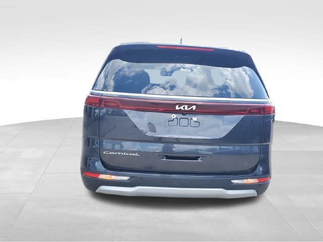 Used 2022 Kia Carnival LX FWD image 5