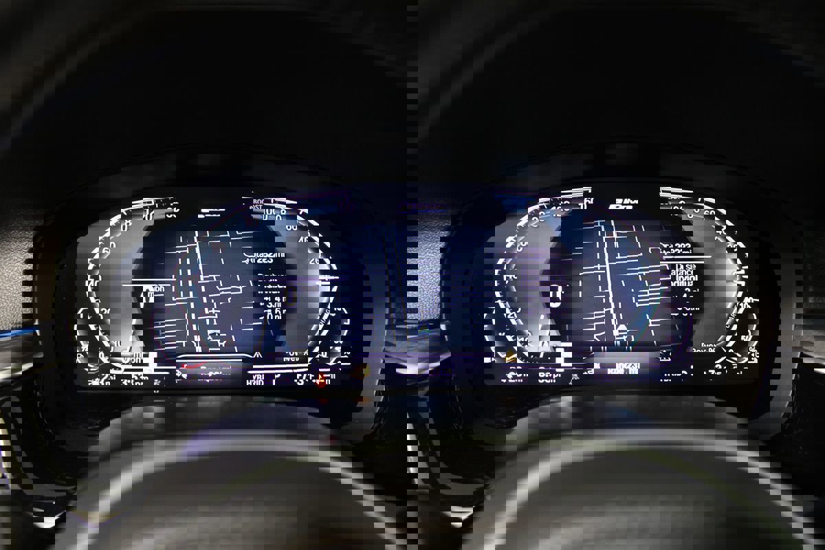 Used 2023 BMW 530e 530e w/ M Sport Package image 7