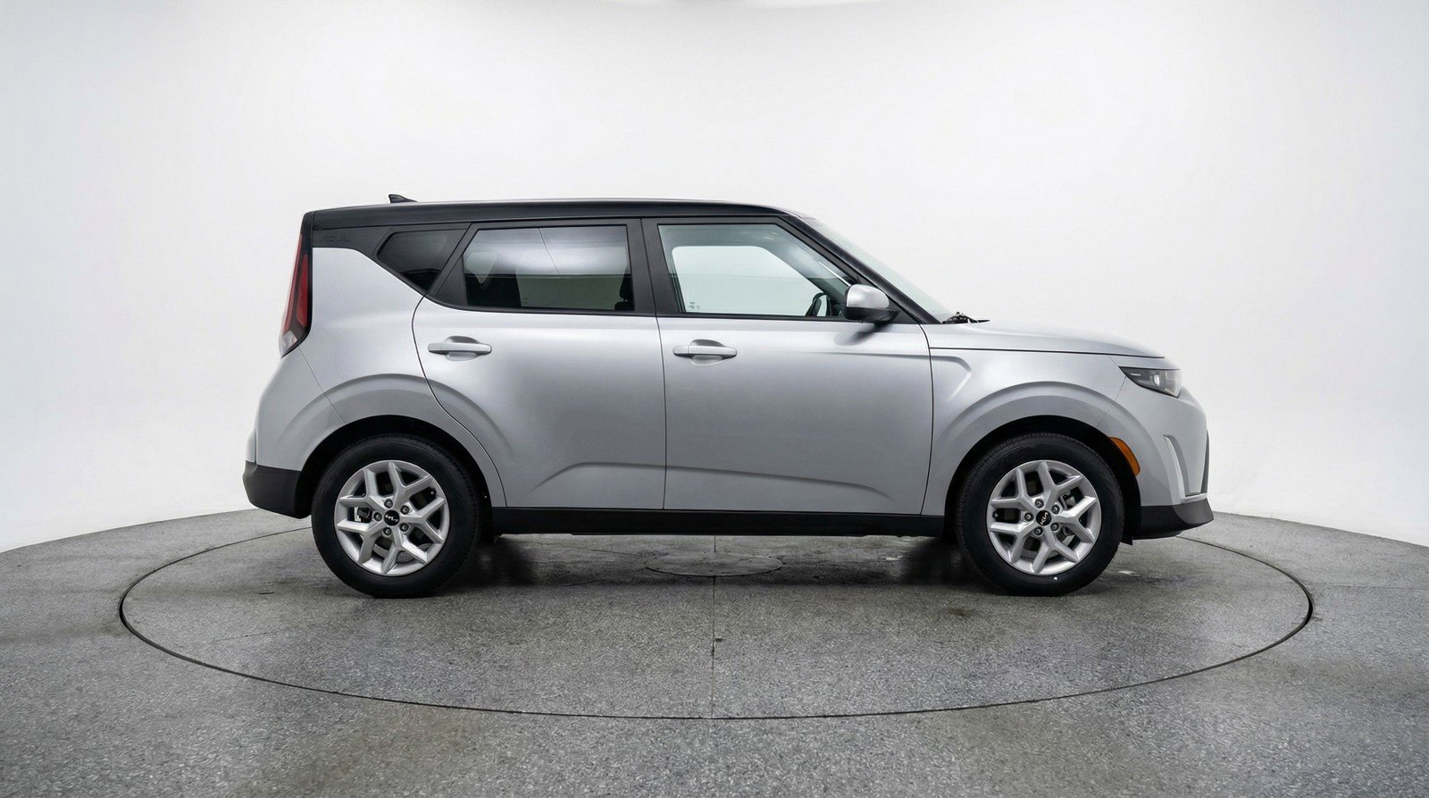 Used 2025 Kia Soul LX w/ LX Technology Package image 11
