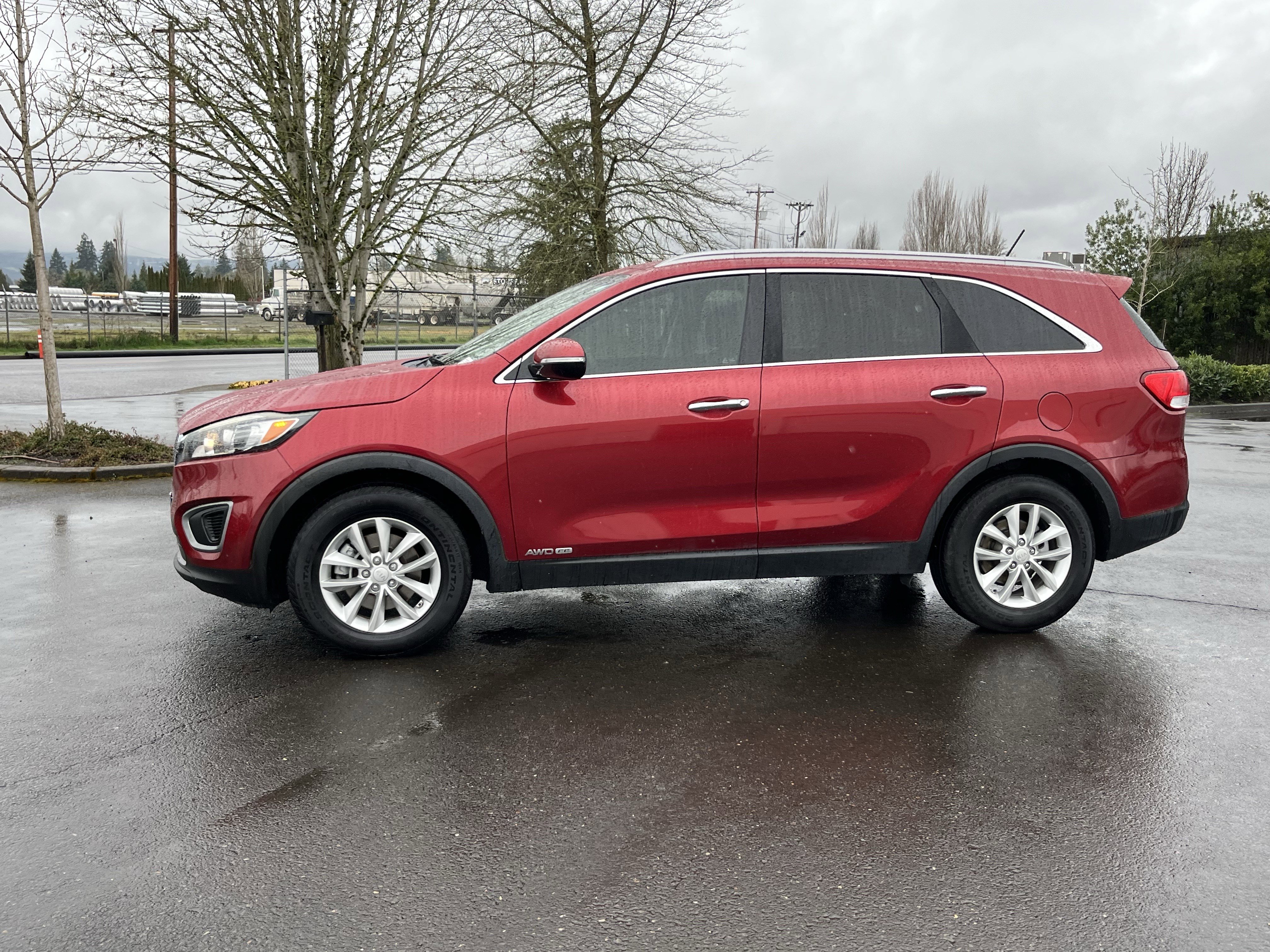 Used 2016 Kia Sorento LX image 2