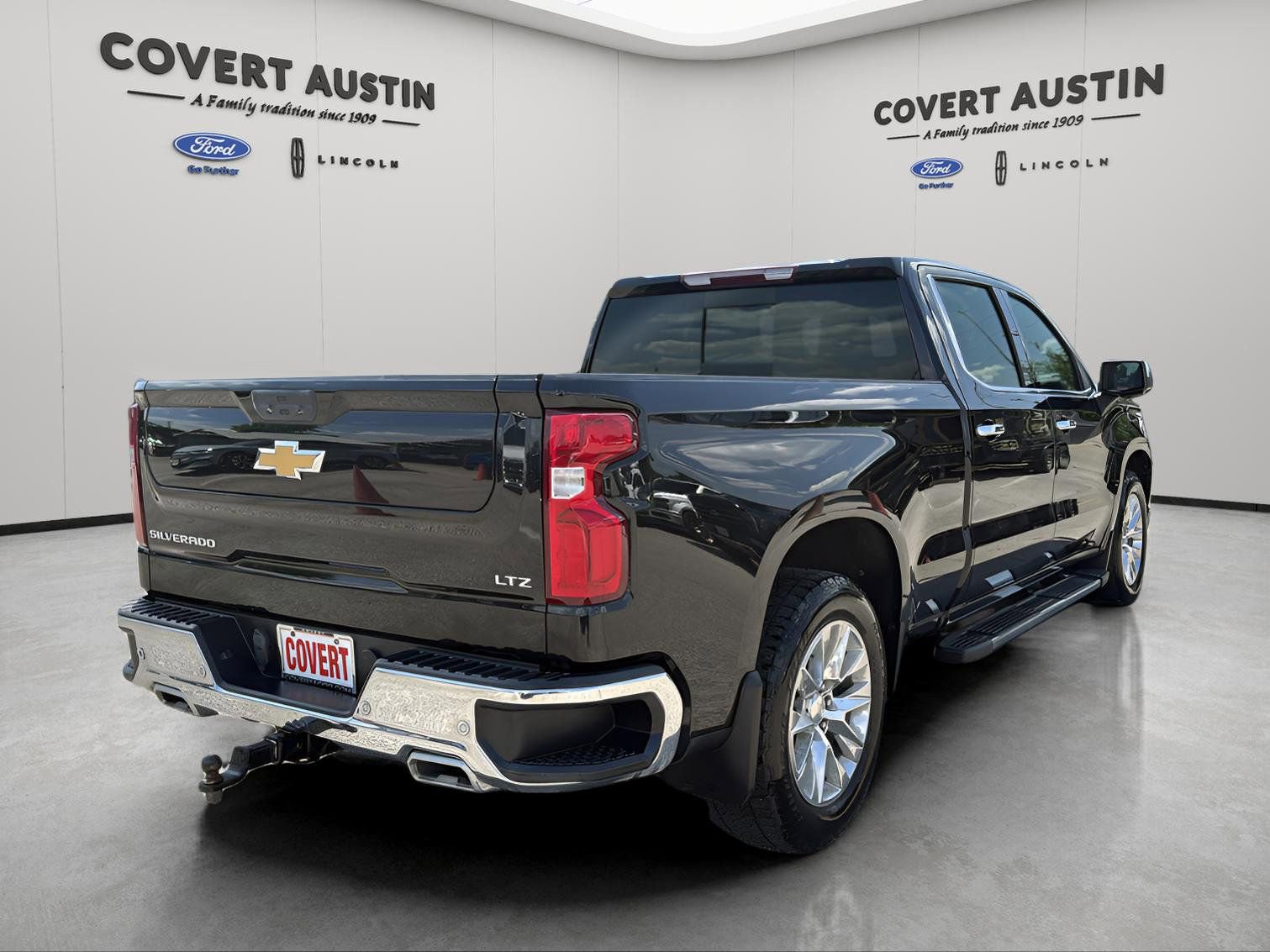 Used 2022 Chevrolet Silverado 1500 LTZ w/ Z71 Off-Road Package image 5