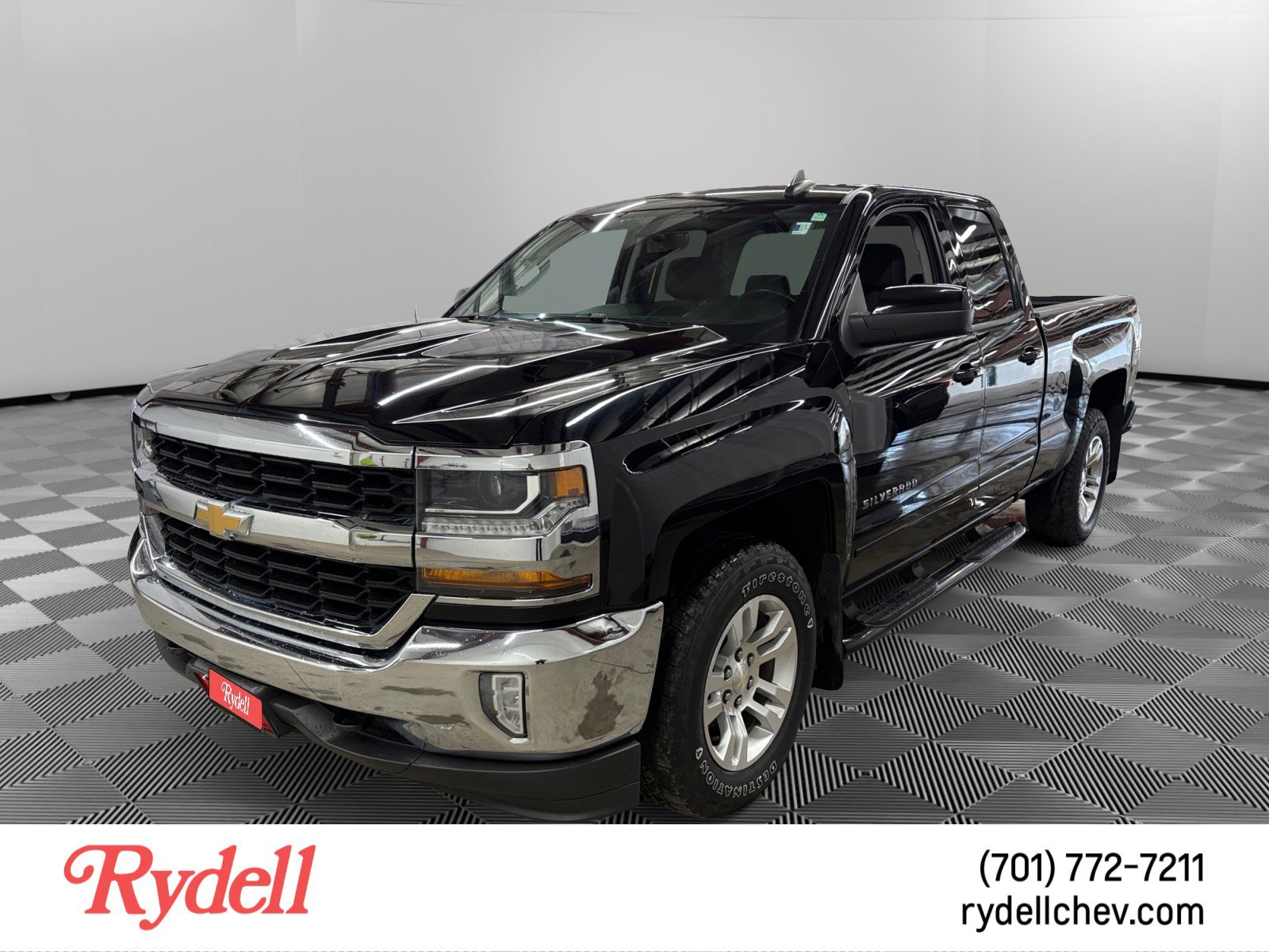 Used 2017 Chevrolet Silverado 1500 LT w/ All Star Edition AWD/4WD image 1