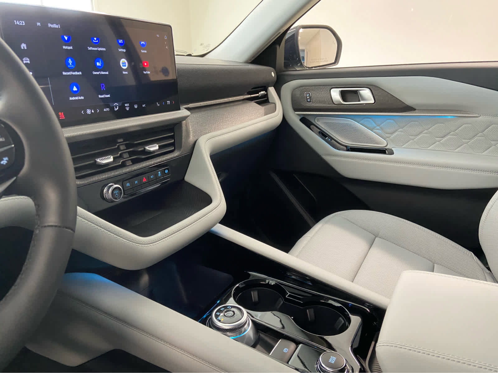 New 2026 Ford Explorer Platinum image 39