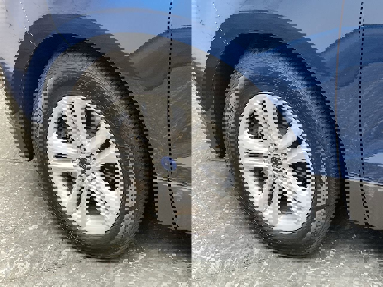 Used 2020 Ford Edge SEL image 32