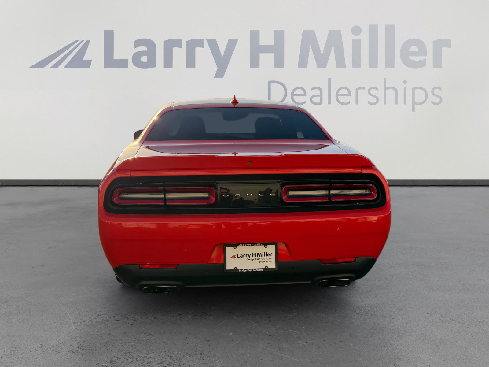 Used 2018 Dodge Challenger R/T w/ Driver Convenience Group image 4
