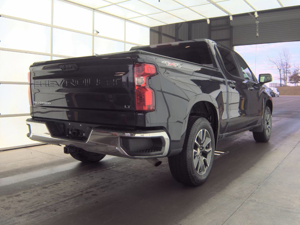 Used 2023 Chevrolet Silverado 1500 LT image 2