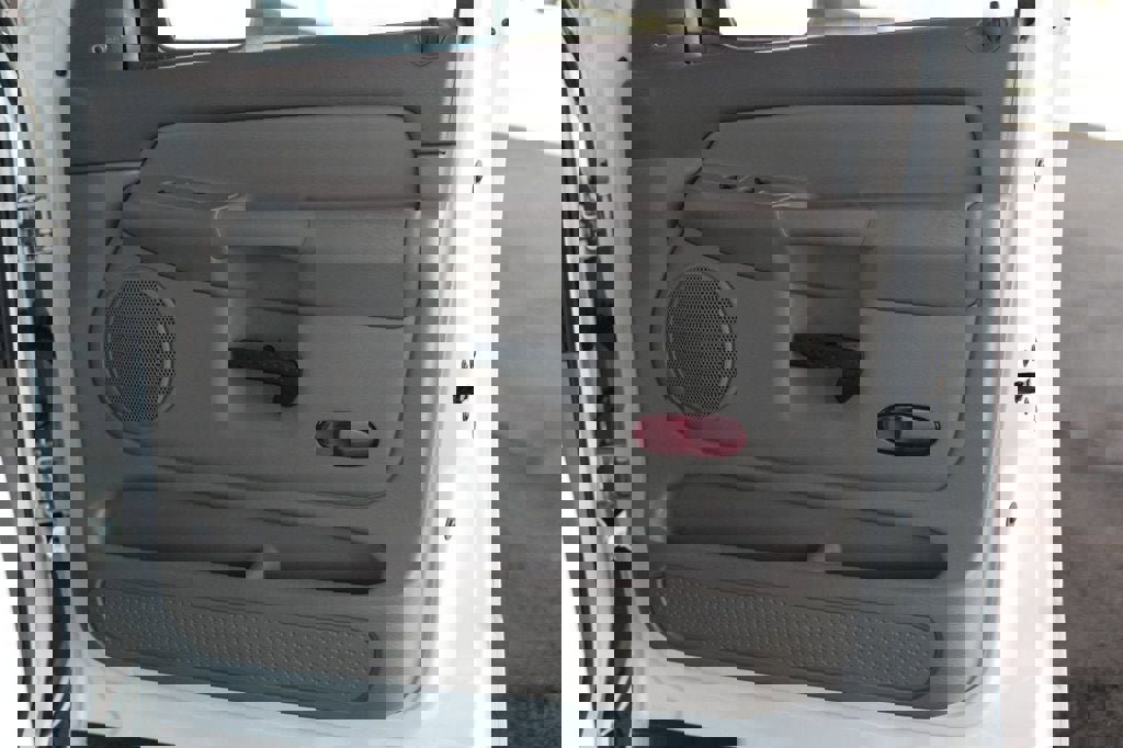 Used 2004 Dodge Ram 2500 Truck SLT w/ Trailer Tow Group image 9