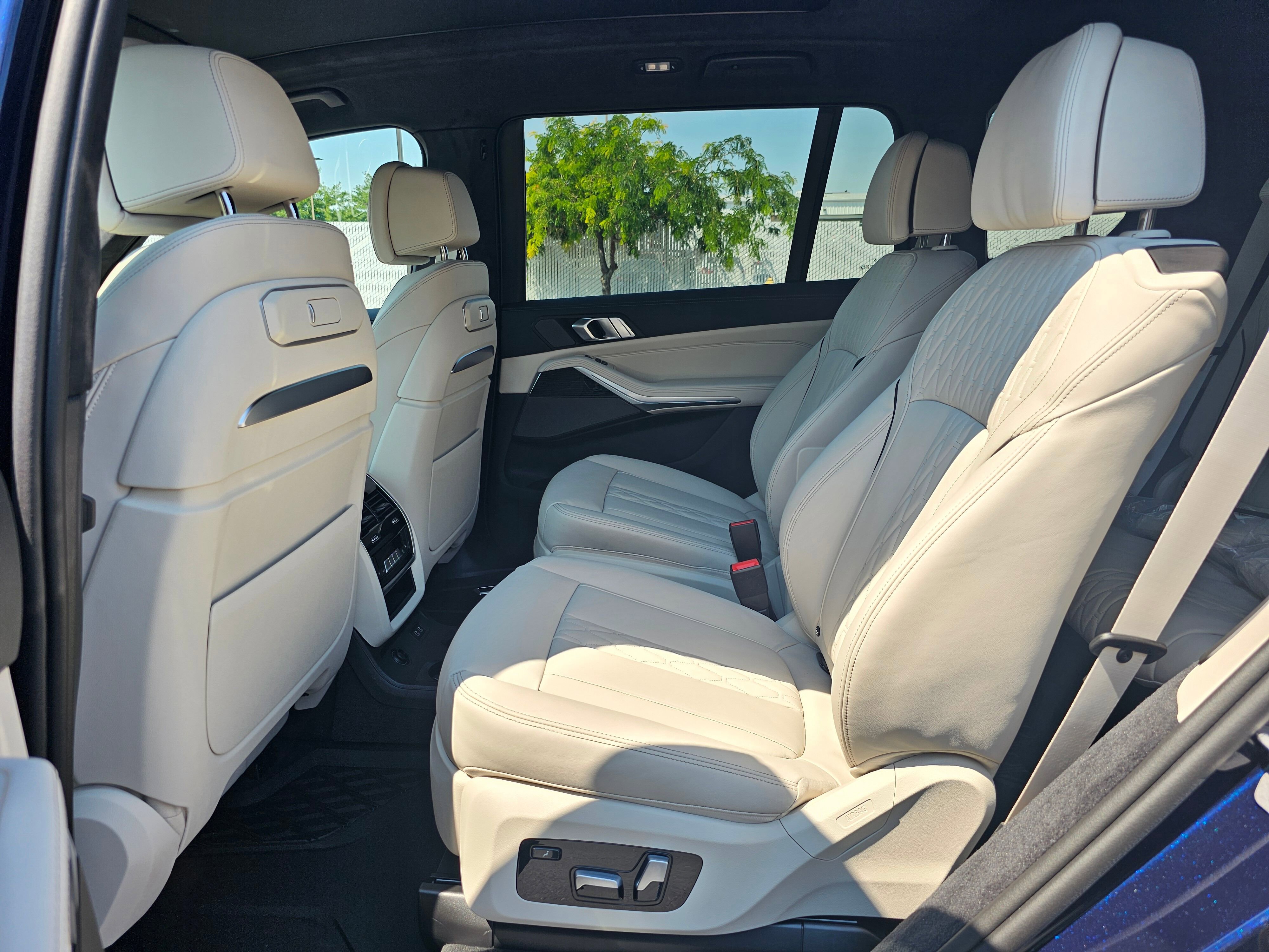 New 2026 BMW X7 M60i image 13