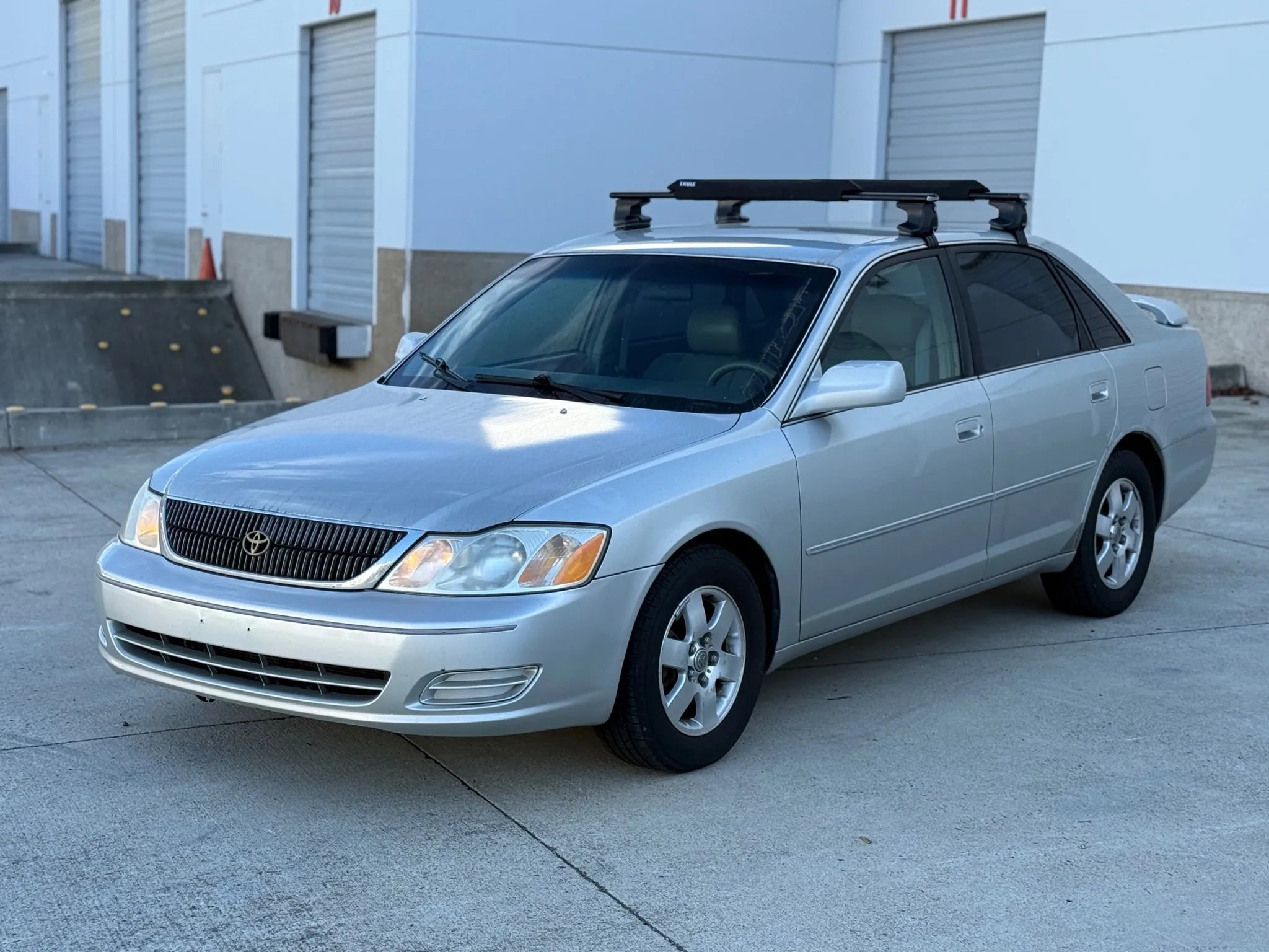 Used 2000 Toyota Avalon XL image 3