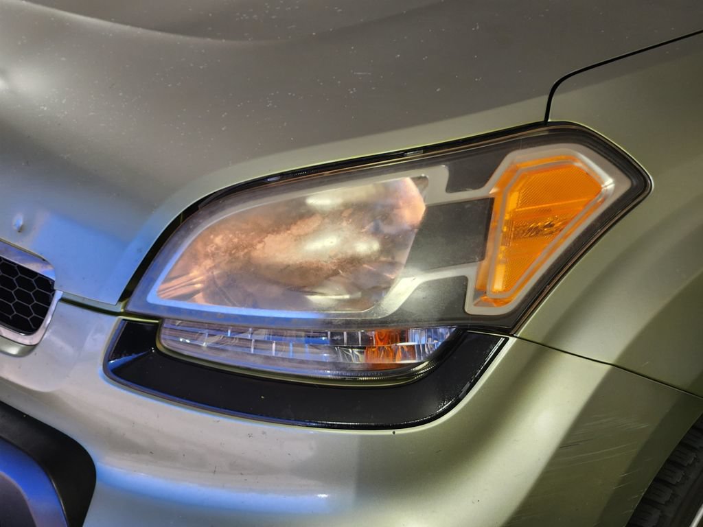 Used 2010 Kia Soul + FWD image 9