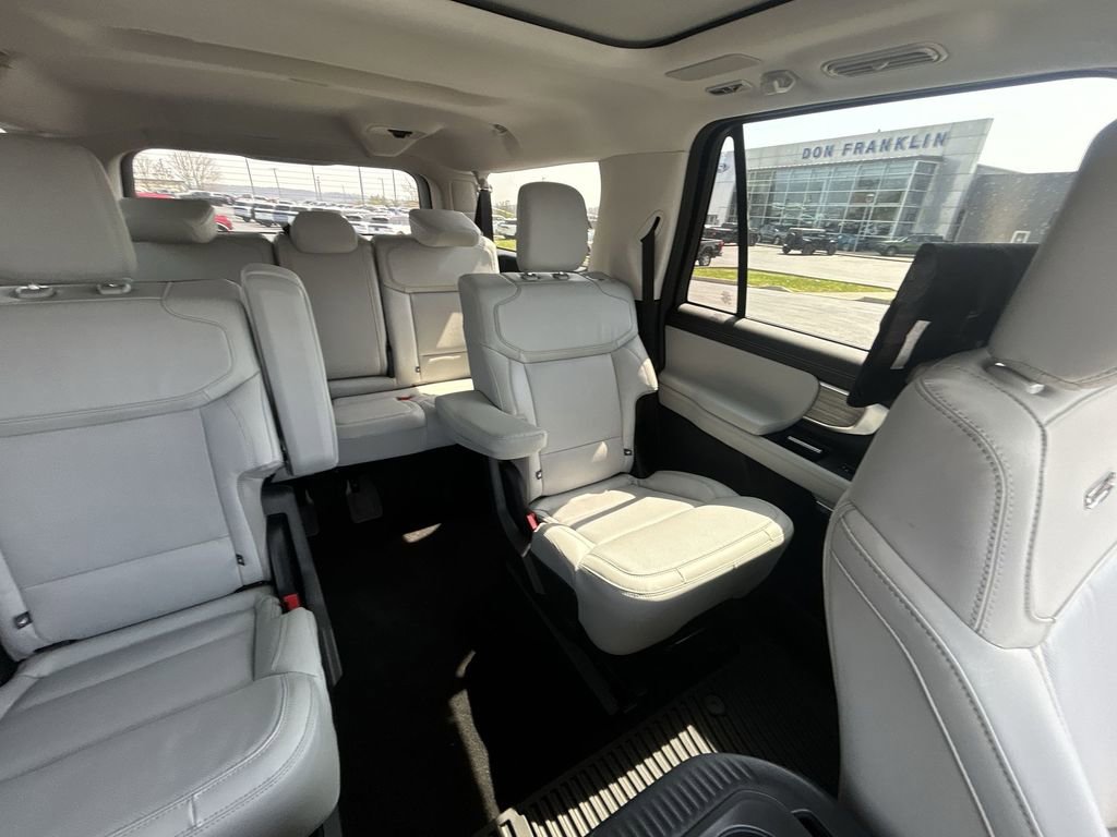 New 2026 Ford Expedition Max Platinum image 15