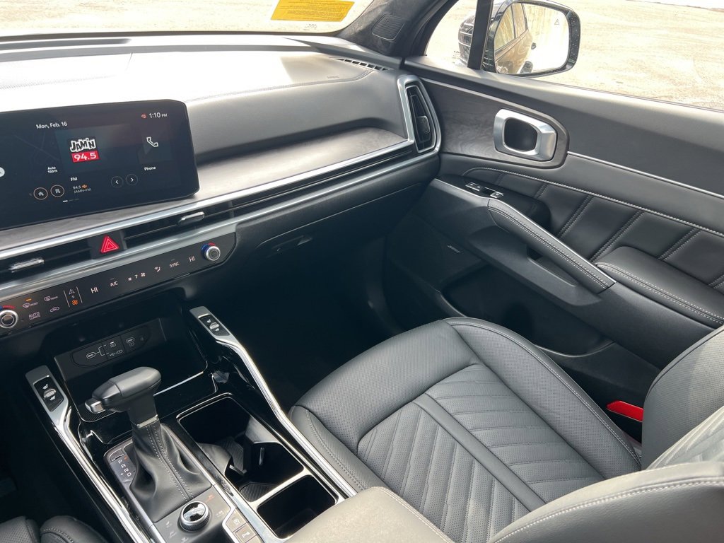 Certified 2025 Kia Sorento SX Prestige image 24