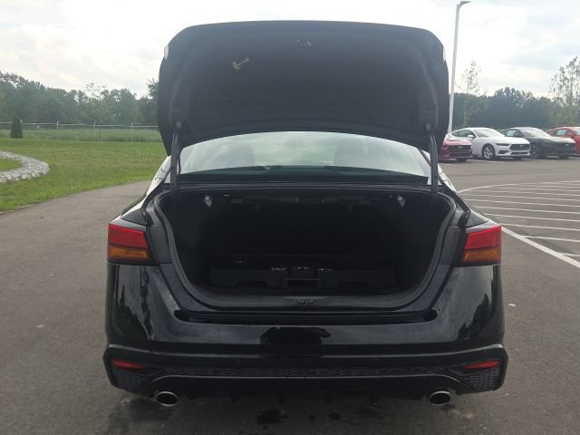 Used 2024 Nissan Altima 2.5 SV w/ SV Premium Package FWD image 10