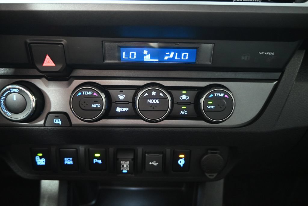 Used 2022 Toyota Tacoma TRD Off-Road w/ Technology Package AWD/4WD image 30