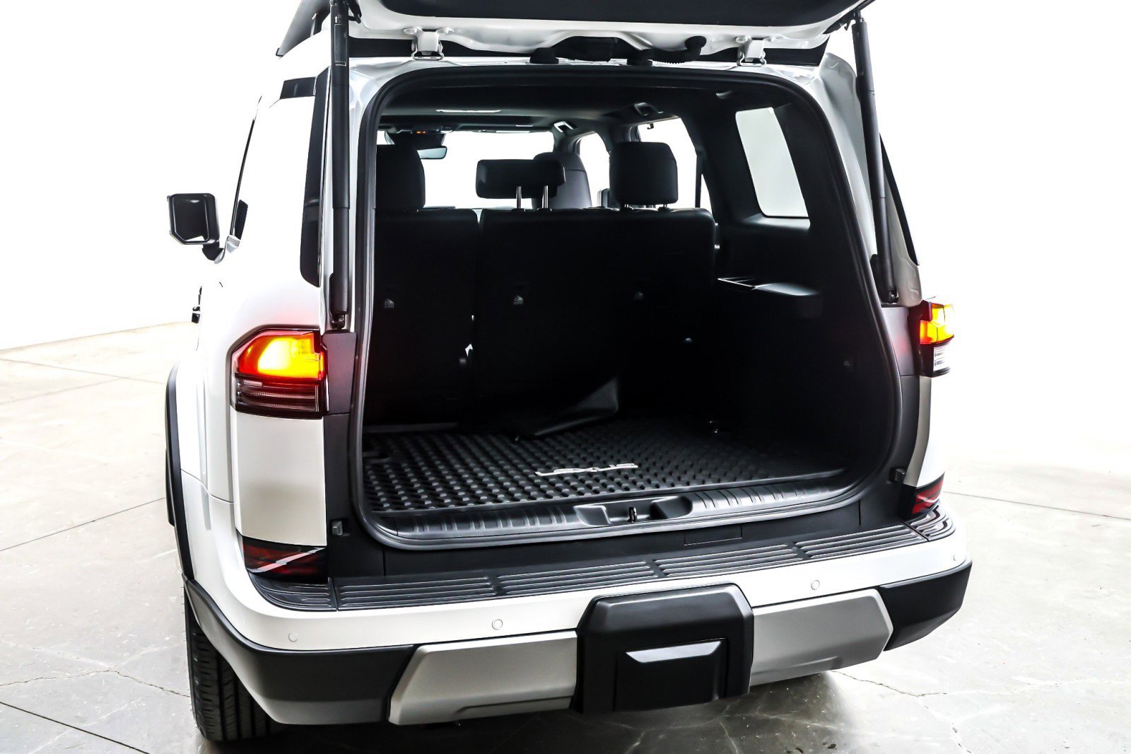 Used 2024 Lexus GX 550 image 24