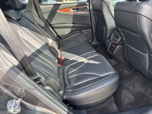 Used 2017 Lincoln MKX Reserve w/ Driver Assistance Package AWD/4WD image 10