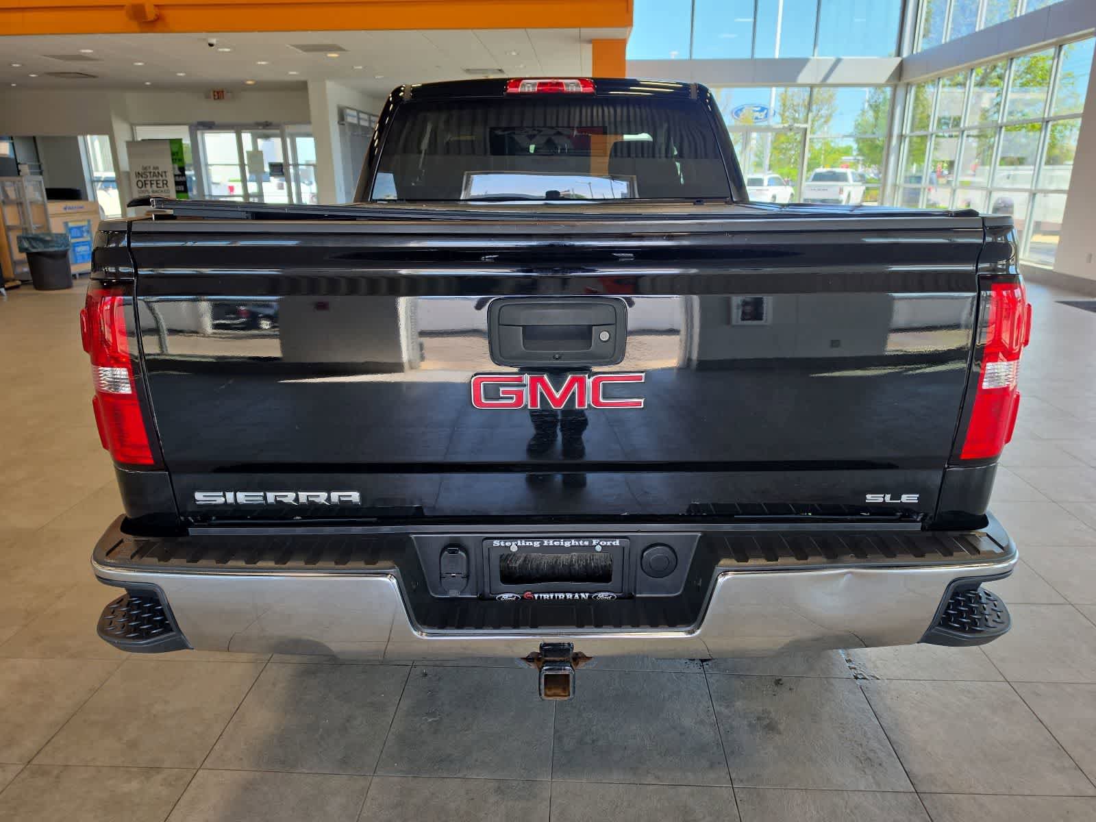 Used 2015 GMC Sierra 1500 SLE w/ Carbon-20 Edition AWD/4WD image 9